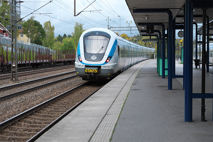 Pendeltåg på station